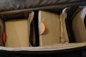 LOWEPRO CLASSIFIED SLING 220 AW\n\nFoto und Kommentar von Oliver Koch - VIELEN DANK!\n\nKommentar:\n\nHallo Jrg,\n\nvielen Dank fr deine tolle Seite, die mir bereits gute Dienste \ngeleistet hat. Nun kann ich auch einmal zur Erweiterung der bersicht \nbeitragen:\n\nIch habe mir den Classified Sling 220 AW gekauft, weil mir zwar das  \nKonzept der Slingshot 300 AW gut gefiel, der Zugriff auf die  \nAusrstung jedoch recht klein war. Auerdem gefiel mir die Anordnung  \nder Unterteilungen beim Slingshot nicht, da ich alle Objektive durch  \ndie seitliche ffnung ereichen wollte.\n\nDie Classified 220 AW kann komplett ausgerumt werden, was eine  \nfreie Einteilung erleichtert und auch eine Nutzung als Daypack  \nermglicht. Bei den Einteilungen gefallen mir besonders die  \nAbdeckungen, die mit einer kleinen orangefarbenen Lasche versehen  \nsind und ermglichen, zwei Objektive bereinander unterzubringen.  \n\nDie Tasche ist stabiler als der Slingshot und hat trotzdem eine  \nwesentlich grere ffnung. Leider ist der Hftgurt nicht  \ngepolstert, dafr lsst er sich aber bei Nichtgebrauch in das  \nRckenteil der Tasche schieben. \n\nNettes Detail sind die Taschen fr  \nSpeicherkarten, die mit einer Anzeige fr leer/voll ausgestattet  \nsind. \n\nDie Stativhalterung ist okay, reicht allerdings bis unter den  \nBoden der Tasche - Absetzen der Tasche mit Stativ drfte also nicht  \nso toll sein...\n\nDas Laptopfach ist recht schmal geraten, die Angabe von LowePro ist  \nda mit 28 cm recht optimistisch ausgefallen - 25 cm habe ich bei mir  \ngemessen.