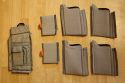 LOWEPRO CLASSIFIED SLING 220 AW\n\nFoto und Kommentar von Oliver Koch - VIELEN DANK!\n\nKommentar:\n\nHallo Jrg,\n\nvielen Dank fr deine tolle Seite, die mir bereits gute Dienste \ngeleistet hat. Nun kann ich auch einmal zur Erweiterung der bersicht \nbeitragen:\n\nIch habe mir den Classified Sling 220 AW gekauft, weil mir zwar das  \nKonzept der Slingshot 300 AW gut gefiel, der Zugriff auf die  \nAusrstung jedoch recht klein war. Auerdem gefiel mir die Anordnung  \nder Unterteilungen beim Slingshot nicht, da ich alle Objektive durch  \ndie seitliche ffnung ereichen wollte.\n\nDie Classified 220 AW kann komplett ausgerumt werden, was eine  \nfreie Einteilung erleichtert und auch eine Nutzung als Daypack  \nermglicht. Bei den Einteilungen gefallen mir besonders die  \nAbdeckungen, die mit einer kleinen orangefarbenen Lasche versehen  \nsind und ermglichen, zwei Objektive bereinander unterzubringen.  \n\nDie Tasche ist stabiler als der Slingshot und hat trotzdem eine  \nwesentlich grere ffnung. Leider ist der Hftgurt nicht  \ngepolstert, dafr lsst er sich aber bei Nichtgebrauch in das  \nRckenteil der Tasche schieben. \n\nNettes Detail sind die Taschen fr  \nSpeicherkarten, die mit einer Anzeige fr leer/voll ausgestattet  \nsind. \n\nDie Stativhalterung ist okay, reicht allerdings bis unter den  \nBoden der Tasche - Absetzen der Tasche mit Stativ drfte also nicht  \nso toll sein...\n\nDas Laptopfach ist recht schmal geraten, die Angabe von LowePro ist  \nda mit 28 cm recht optimistisch ausgefallen - 25 cm habe ich bei mir  \ngemessen.