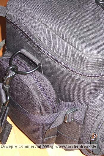 Foto von Jrg Langer\n\nKommentar des Nutzers:\n\nAn beiden Seiten der Tasche knnen hier gepolsterte Seiten taschen per Slip Lock Schlaufentechnik befestigt werden die zustzlichmit einem auen gefhrten Riemen gesichert und noch strker gefestigt werden.