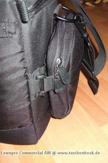 Foto von Jrg Langer\n\nKommentar des Nutzers:\n\nHier noch mal die "Back-Ansicht" der Seitentaschen und der Befestigungsgurte. Der Umhngegurt wird mit stabilen Metallsen befestigt.