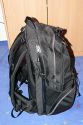 Lowepro Compu Rover AW\n\nFoto von Jrg Langer (www.taschenfreak.de)\n\nKommentar des Nutzers:\n\nDer Compu Rover lste bei uns den Compu Trekker AW ab. Das Innenvolumen ist recht hnlich und die Ausrstung passt gut hinein. Auch das Notebookfach ist extrem gro und hochwertig geschtzt.\n\nWir haben in diesem Beispiel "geladen":\nCanon 5D mit angesetztem 24-70 2.8L\nCanon 17-40\nCanon 70-200 4.0L mit Stativschelle\nCanon 300 4.0L IS mit Stativschelle\nCanon 50 1,8I\nCanon 580 EX\nKenko Pro 1,4TC\n\nAkkus, Akkus fr Blitz, Gorillapod SLR Zoom, Blasebalg, Filtermappe und ggf. Butterbrot und Trinken im Daypack oben.\n\nIn den beiden kleinen Frontaschen geht gut Handy oder PDA und Geldbrse rein.\n\nStativhaltrung ist ausklappbar und trgt auch ein relativ groes Gitzo G1348 recht gut.\n\nDas Tragesystem ist extrem gut und trotz des hohen Gewichts macht es Freude den Rucksacklange zu tragen. Und das auch als groer und "breiter" Nutzer wo andere Fotoruckscke schon zwicken und kneifen.