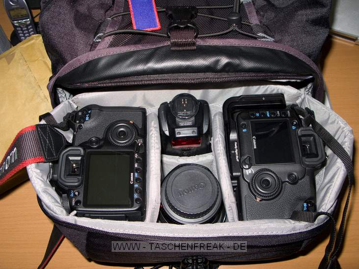 LOWEPRO COMPU ROVER AW\n\nFoto und Text Jrg Langer - www.taschenfreak.de\n\nKommentar:\n\nNachtrag mit 4 Bildern zum Compu Rover AW.\n\nDie aktuelle Ausrstung passt auch bestens hier hinein.\n\n5D mit 35 1.4L\n40D mit 135 2.0L\n20 2.8 und 85 1.8 bereinander\nG9 unter 40D\nTC 1,4x und TC 2,0x unter 5D\n580EX\n\n300 2.8 eingewickelt in Schutztuch oben liegend oder stehend im Daypack.\n\n15" Macbook pro auch stressfrei und bequem am Rcken zu tragen.\n\nLieben Gru Euer Taschenfreak - Jrg