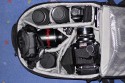 Lowepro CompuTrekker AW mit DSLR und Mittelformat\n\nFoto von Jrg Langer\n\nKommentar des Nutzers:\n\nDer Lowepro CompuTrekker ist unseres Erachtens der beste Verwandlungsknstler den es unter den Fotoruckscken gibt. Mit ein paar zustzlichen Raumteilern kann man nahezu alles mit Ihm anstellen.\n\nWir verstauen hier im Hauptfach:\n5D mit BG und RRS L-Winkel\nmit angesetztem Canon 24-70 2,8L USM mit ungedrehter Geli,\nSigma 12-24 fr die Canon DSLR\nSigma 150 2,8 fr die Canon DSLR\nCanon Blitz 580 EX mit 8 zustzlichen Akkus\nTimer Fernbedienung\n\nMamiya RB67 mit Prismensuche und 120er Filmmagazin\nmit angesetztem 3,8 127mm Mamiya Objektiv\nzustzlichem WW 4,5 65mm Mamiya Objektiv\nzustzlichem Lichtschachtsucher\n\nIm Deckelinnenfach sind bneide Gummiu Gelis fr die Mamiya und der Doppeldrahtauslser, sowie Akkus und Speicher fr die DSLR.\n\nIn der vordertasche (auen) sind:\n30 Rollfilme in Lowepro Filmtaschen\nLowepro Handschuhe\nNexto CF Mobiler Speicher fr die DSLR\nTaschenlampe und 77er B&W Polfilter in der B&W Box\n\nDas Notebookfach ist leerr, bzw. bietet Platz fr Reisefhrer, GPS-PDA oder andere Unterlagen.\n\nSo bepackt ist er nicht leicht aber besser zu tragen wie beide Ausrstungen getrannt in Schultertaschen.