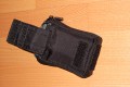 Foto von Jrg Langer\n\nKommentar des Nutzers:\n\nDiese kleine Tasche ist Ideal fr Digi Cams oder andere Gegenstnde bis zu einem Ma von 10x6x3,5cm.\n\nIch nutze diese Tasche immer fr meine "Immderdabei-Cam" die Fuji F10. Das Innere ist sehr weich und anschmiegssam ausgestattet so das die teuren kleinen Begleiter gut geschtzt sind.\n\nIn der Innentasche ist Platz fr einen weiteren Speicherchip oder einen Ersatzakku.\n\nDurch das doppelte Klettsystem an der Grtelschlaufe kann man diese Tasche bedenkenlos am Grtel oder an der groen Fototasche/Rucksack befestigen. Ein unabsichtliches lsen ist nicht mglich.