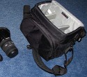 Lowepro EX 180\n\nFoto von C. Lehmeier - VIELEN DANK!\n\nKommentar des Nutzers:\n\nLowepro EX-180\n\nmaße:  \nlänge 26cm\nhöhe 22 cm\ntiefe 20 cm\nfachbreite ca 7cm, 3 reihig