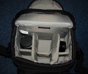 Lowepro EX 180\n\nFoto von C. Lehmeier - VIELEN DANK!\n\nKommentar des Nutzers:\n\nLowepro EX-180\n\nmaße:  \nlänge 26cm\nhöhe 22 cm\ntiefe 20 cm\nfachbreite ca 7cm, 3 reihig