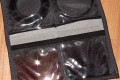 Foto von Jrg Langer\n\nKommentar des Nutzers:\n\nIn diese Zubehrtasche aus dem Lowepro Portfolio knnen in den 6 Fchern jede Menge Filter untergebracht werden. Die Innenseite ist aus sehr weichem Stoff gestaltet, so das die Filter nicht zuschaden kommen. Das Etui ist gepolstert, so das auch ein herunterfallen des gesamten Etuis den Filtern nicht anhaben kann.\n\nWir haben hier drinne:\nOben links: B&W Ksmann Slim mit Deckel POL\nOben rechts: 2x Hoya Graufilter ND4 & ND8 in 77 miteinander verschraubt\nMitte linkes: Filteradapterringe in 77-67,67-58, 58-52\nUnten links: Cokin Sunset\nUnten rechts: Cokin Grauverlauf\nMitte rechts: Canon 500D in 77mm