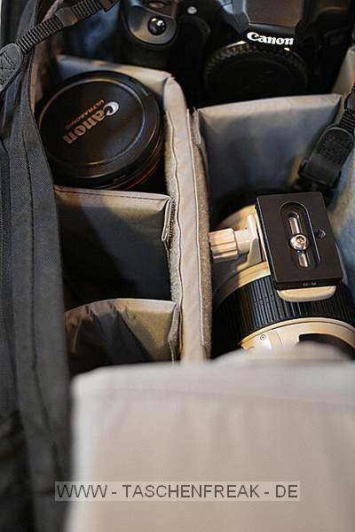 LOWEPRO FLIPSIDE 300\n\nFoto von einem Freund der nicht genannt werden will ... VIELEN DANK!\n\nKommentar des Taschenfreak:\n\nSchmaler Rucksack der gut aussieht. Der Mini Trekker oder Fast Pack ist deutlich praktischer. Details und Verarbeitung sind dennoch OK. Die inneren Abmessungen sind etwas gering. Die ffnung durch das Fach am Rcken ist gut und automatisch ein guter Diebstahlschutz.