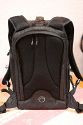 LOWEPRO FLIPSIDE 300\n\nFoto von einem Freund der nicht genannt werden will ... VIELEN DANK!\n\nKommentar des Taschenfreak:\n\nSchmaler Rucksack der gut aussieht. Der Mini Trekker oder Fast Pack ist deutlich praktischer. Details und Verarbeitung sind dennoch OK. Die inneren Abmessungen sind etwas gering. Die ffnung durch das Fach am Rcken ist gut und automatisch ein guter Diebstahlschutz.