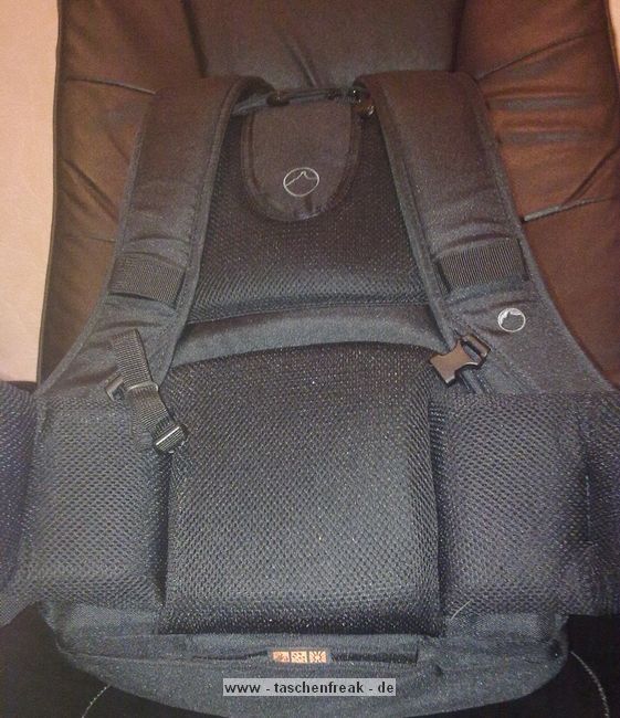 LOWEPRO FLIPSIDE 400 AW\n\nFotos von Sergej Fast - VIELEN DANK!\n\nKein Kommentar des Users