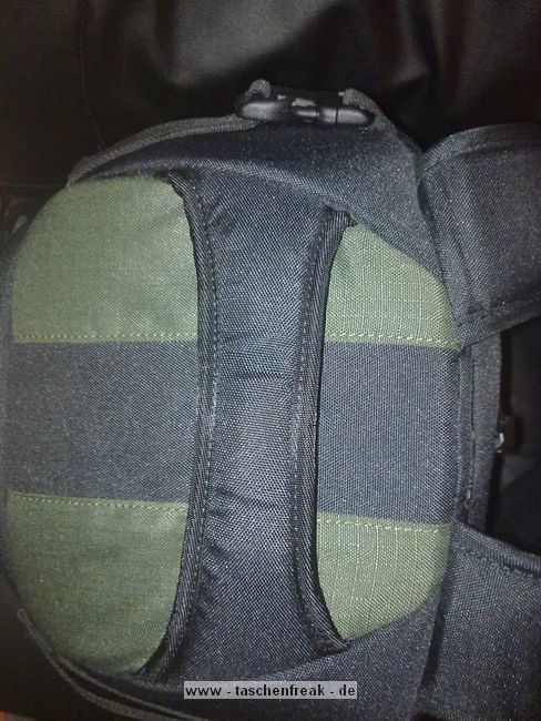 LOWEPRO FLIPSIDE 400 AW\n\nFotos von Sergej Fast - VIELEN DANK!\n\nKein Kommentar des Users
