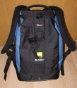 LOWEPRO FLIPSIDE 500 AW (NPS Edition)\n\nFoto und Text von einem Anonymen User - VIELEN DANK!\n\nKommentar:\n\nWenn auch nicht oft so ist mir doch manchmal die LOWEPRO FLIPSIDE 400 AW zu klein.\nAbhilfe schafft die LOWEPRO FLIPSIDE 500 AW. Sie ist baugleich mit der 400AW nur halt etwas größer. Alles sehr geräumig ohne etwas hinzuquetschen.\nDas Vorderfach nimmt den restlichen Kleinkram auf - ggf. auch nen kleinen Laptop.\nWie gewohnt auch hier die FLIPSIDE-übliche Stativhalterung und das Regencover.\n\nLeider gab es den Rucksack nur zur Winterolympiade 2010 in einer limit. Auflage von je 1200 Stück für den Canon und Nikon Proffesional Service. Sie ist jedoch manchmal noch käuflich zu erwerben. Hier mal mein Stück mit Nikon Logo (was solls).