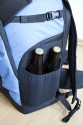 LOWEPRO FLIPSIDE 500\n\nFoto und Text von Lars Brückler - VIELEN DANK!\n\nKommentar:\n\nEs war mal wieder einer dieser Abende wo man eigentlich nichts zu tun hat und einfach so vollkommen unmotiviert im Netz surft. Das kommt zwar nicht oft vor, aber eben doch ab und an.\n\nDas eine oder andere Bierchen war schon geleert, als ich bei Klaus Bothe auf der Seite angelangte und wie jeden Tag die Kleinanzeigen bei Isarfoto checkte. Was sahen meine müden Augen da? Einen Flipside.. was? 500? Das muss doch ein Tippfehler gewesen sein, dachte ich mir. Nun möchte ich behaupten, dass ich mich im Lowepro-Sortiment auskenne, aber von einem Flipside 500 AW habe ich noch nie etwas gehört.\n \nSchon mehrfach hatte ich im Rahmen meiner beruflichen Tätigkeit den Flipside 400 AW in der Hand und habe mich schon oft geärgert, dass dieser außerordentlich gute Rucksack eine Nummer zu klein ist. Aber wenn es etwas nun mal nicht gibt, da nützt auch Fluchen nichts. Schwamm drüber. \n \nDer Blick ging schon wieder Richtung ThinkTankPhoto, denn irgendein Rucksack für das 300er 2.8 L musste her. Immer nur Trolley war nichts und in den Aero 80 passt es zwar rein, aber es steht quasi in einem großen Fach ohne jeglichen Halt. Also Mist! Außerdem passen dann keine anderen Linsen mehr hinein.\n \nNun, ich recherchierte also ein wenig über den 500 AW und siehe da, es gibt ihn wirklich. Es handelt sich bei dem Rucksack um ein limitiertes Sondermodell, welches Lowepro zu den olympischen Winterspielen an Profifotografen (offenbar) verschenkt hatte. Zu kaufen gibt es den Rucksack nicht. Ich habe eine einzige chinesische Seite gefunden, die den Rucksack für schlappe 4083 Hongkong-Dollar vertreibt. Das entspricht in richtigem Geld 406 Euro + Versand und Tax. Das nenne ich mal eine Ansage!\n\nIch bin mittlerweile über den Punkt hinaus, wo ich mir über die Preise von Fotozubehör den Kopf zerbreche, geschweige denn mich darüber aufrege.\n\nInteressant ist, dass LowePro nur 1200 Stück von den Rucksäcken produziert hat. Da stellt sich natürlich die Frage, wie wirtschaftlich so etwas ist. Meiner hat die Nummer 109/1200. Wie toll!\n \nGenug Gelaber, kommen wir zum Rucksack:\n \nErstes Befummeln:\n \nDer erste Eindruck ist wie bei jedem LowePro Produkt erstklassig. Lange habe ich darüber nachgedacht, wer denn nun eigentlich die besseren Produkte macht, LowePro oder Tamrac. Oft ist das Preisniveau sehr ähnlich aber die Verarbeitung geht in den meisten Fällen an LowePro. Diese Erkenntnis manifestiert sich auch im Flipside 500 AW. Die Tasche ist wahnsinnig gut gepolstert und die Größe ist für meine Körperhöhe ideal. Er wirkt auf den ersten Blick nicht zu wuchtig und macht einen hochwertigen Eindruck.\n \nNegatives fiel mir erstmal nicht auf, außer ein NPS Logo, was für mich als Canoniero natürlich ein No-Go ist. Aber das soll mich nicht weiter stören, Patch drüber nähen und gut ist!\n \nAusstattung: \n\nMittlerweile habe ich gelernt, dass es einige wichtige Kriterien gibt, die ein Rucksack erfüllen muss damit er im täglichen Einsatz bestehen kann.\n \nNeben dem Schutz der Ausrüstung sind das vor allem Komfortmerkmale wie ein ordentlich gepolsterter Beckengurt oder breite und weiche Schultergurte. Beides bietet der Flipside 500 AW und hinterlässt somit schonmal einen guten Eindruck. Das modische Äußere ist ebenfalls angenehm, wenngleich es mir lieber gewesen wäre, wenn es den 500 AW in dem sehr schönen Grünton des 400 AW gegeben hätte. Alles Gute ist aber nie beisammen und bei einer Auflage von nur 1200 Stück WELTWEIT ist es wahrscheinlich nicht machbar gewesen auch noch Farbwünsche zu berücksichtigen.\n \nWichtig für mich ist, dass ich mein 13“ MacbookPro immer dabei haben kann. Dies ist im Flipside auf gleich 2 verschiedene Varianten möglich. Zum einen besitzt der Rucksack ein großräumiges Frontfach in welches der Laptop reinpasst. Zum Anderen wäre auch im Innenraum noch Platz für das gute Stück. Wie praktisch letzteres bei der Entnahme der Kamera am Ende noch ist, das mag ich jetzt noch nicht einschätzen.\n\nWie jeder Rucksack von Lowepro ist auch der 500 Aw mit der LowePro - Stativhalterung versehen. Diese erfüllt ihren Zweck, ist aber nicht besonders ansehnlich. Das kann TTP deutlich besser. Dafür hat die LowePro Stativhalterung den großen Vorteil, dass man sie einfach einklappen und hinter einem Verschluss verschwinden lassen kann. Das ist pfiffig und hat sich als sinnvoll herausgestellt.\n \nSollte es von oben mal richtig runter schütten, so ist auch das kein Problem, denn der Rucksack verfügt über ein AW (All Weather) Cover, welches sich schon hundertfach bewährt hat. Ich nehme an, dass da nichts geändert wurde zu allen anderen modernen LowePro - Taschen. Also, bewährte Technik... wieso nicht? Man muss das Rad ja nicht jedes Mal neu erfinden. Besser wäre es jedoch, wenn es abnehmbar wäre. Ich wette aber, dass unzählige Fotografen das Teil dann wieder zuhause vergessen und dann fluchend im Regen stehen ^^ Warum soll es denn anderen besser gehen als mir? Ich denke auch an alles möglich, vergesse aber oftmals das wichtigste (Eintrittskarten, Pass, Jahreskarten etc.)\n \nAuch Kleinigkeiten wie das Visitenkarten-Fach, die Speicherkarten-Fächer usw. sind nett, aber weder außergewöhnlich noch für mich in irgendeiner Weise nutzbar. Auch das kann TTP besser ;-) Aber wenn es schonmal da ist, rausschneiden muss man es ja nicht unbedingt.\n \nDer Innenraum:\n \nMan mag es kaum glauben, aber im Flipside 500 AW hätte sogar eine Linse der Kategorie 400/2.8 L Platz. Das obere Bild zeigt, wieviel Ausrüstung tatsächlich in den Rucksack passt. Ich war sehr erstaunt.\n \nFolgende Ausrüstung findet im Innenraum (ohne Außentaschen) Platz:\n \nCanon EOS 40D Body + BG-E2N\nCanon EOS 550D Body + BG-E8\nSigma 10-20 mm 4-5,6 + Geli\nSigma 18-50 mm 2,8-4,5 + Geli\nCanon 70-200 F4 L USM + Geli\nCanon EF 300 mm 2,8 L USM  mit umgedrehter Geli\nCanon EF Extender 1,4x II\n2x Canon Blitzgerät (580 EX und 420 EX in eigener Hülle)\nSigma Objektiv-Köcher (vom 10-20) mit Ladegeräten etc.\nHama Trackpack mit 16x Eneloop Akku\n\nDas ist schon ganz ordentlich. Sogar alle Ladegeräte (vom MPB, BC700, Canon Ladegeräte für beide Kameras) passen noch in den Innenraum. Das liegt vor allem an der Tiefe des Rucksackes, die groß genug ist, das 70-200er F4 stehend darin zu transportieren. 2 cm weniger und das wäre nicht gegangen. \n\nIn die Außentaschen passen locker jeweils 1 Flasche Wasser mit 1,5 l oder (für diejenigen, die früh duschen und kein Wasser mit rumschleppen müssen :-) ... 2 Flaschen Bier ^^\n\nDie Flipside-Technik:\n \nLaut LowePro soll man in der Lage sein, den Rucksack nach vorn zu drehen und durch den rückseitigen Deckel Zugriff auf die Ausrüstung zu haben. Das mag bei leichten Ausrüstungen klappen, bei meinen 14 kg ohne Getränke und Stativ (mehr Kilos passen ins Hauptfach nicht rein) geht das schon nicht mehr. Ich habe immer Angst, dass es den Beckengurt wegreißt. Was dann das Resultat wäre, dass will ich mir gar nicht ausmalen.\n \nKritikpunkte:\n \nEs gibt natürlich auch Dinge, die mir nicht ganz so gut gefallen. Zum einen ist da die eingeschränkte Farbwahl und die Tatsache, dass man den Rucksack nicht frei kaufen kann. Zum anderen könnte man die Stativ - Halterung noch optimieren. Ich werde mein CT-3442 wohl wieder an der Seite transportieren, wie bei jedem anderen Rucksack auch. Beckengurte sind schön, aber schön wäre es auch, wenn man diese auch abnehmen könnte. Ab und an stören sie dann doch ein wenig aber wenn´s nicht geht... Wurscht!\n \nFazit:\n \nMal wieder ein toller Rucksack, vollgestopft mit tollen Features. Wem der 400er nicht reicht, der wird mit dem 500er AW glücklich. Der hohe Anschaffungswiderstand schreckt ein wenig ab, aber Exklusivität hat eben ihren Preis. Ich habe den Rucksack täglich im Einsatz beim Wandern und auf dem Bike. Bei beiden Einsatzbereichen macht er eine gute Figur und ich würde ihn jederzeit wieder kaufen.\n \nWie viel jeder Einzelne dann am Ende bereit ist zu zahlen, das hängt sicher davon ab, wie gut die eigenen Anforderungen von dem Rucksack erfüllt werden und was einem die Exklusivität wert ist. Letzteres interessiert mich gar nicht aber wenn es nunmal passt, dann kann es auch 2 Euro mehr kosten.\n \nBei Ebay habe ich nicht eine einzige beendete Auktion gefunden, es sollte also nicht leicht werden den LowePro Flipside 500 AW auf dem Gebrauchtmarkt zu finden.