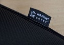 LOWEPRO FLIPSIDE 500\n\nFoto und Text von Lars Brückler - VIELEN DANK!\n\nKommentar:\n\nEs war mal wieder einer dieser Abende wo man eigentlich nichts zu tun hat und einfach so vollkommen unmotiviert im Netz surft. Das kommt zwar nicht oft vor, aber eben doch ab und an.\n\nDas eine oder andere Bierchen war schon geleert, als ich bei Klaus Bothe auf der Seite angelangte und wie jeden Tag die Kleinanzeigen bei Isarfoto checkte. Was sahen meine müden Augen da? Einen Flipside.. was? 500? Das muss doch ein Tippfehler gewesen sein, dachte ich mir. Nun möchte ich behaupten, dass ich mich im Lowepro-Sortiment auskenne, aber von einem Flipside 500 AW habe ich noch nie etwas gehört.\n \nSchon mehrfach hatte ich im Rahmen meiner beruflichen Tätigkeit den Flipside 400 AW in der Hand und habe mich schon oft geärgert, dass dieser außerordentlich gute Rucksack eine Nummer zu klein ist. Aber wenn es etwas nun mal nicht gibt, da nützt auch Fluchen nichts. Schwamm drüber. \n \nDer Blick ging schon wieder Richtung ThinkTankPhoto, denn irgendein Rucksack für das 300er 2.8 L musste her. Immer nur Trolley war nichts und in den Aero 80 passt es zwar rein, aber es steht quasi in einem großen Fach ohne jeglichen Halt. Also Mist! Außerdem passen dann keine anderen Linsen mehr hinein.\n \nNun, ich recherchierte also ein wenig über den 500 AW und siehe da, es gibt ihn wirklich. Es handelt sich bei dem Rucksack um ein limitiertes Sondermodell, welches Lowepro zu den olympischen Winterspielen an Profifotografen (offenbar) verschenkt hatte. Zu kaufen gibt es den Rucksack nicht. Ich habe eine einzige chinesische Seite gefunden, die den Rucksack für schlappe 4083 Hongkong-Dollar vertreibt. Das entspricht in richtigem Geld 406 Euro + Versand und Tax. Das nenne ich mal eine Ansage!\n\nIch bin mittlerweile über den Punkt hinaus, wo ich mir über die Preise von Fotozubehör den Kopf zerbreche, geschweige denn mich darüber aufrege.\n\nInteressant ist, dass LowePro nur 1200 Stück von den Rucksäcken produziert hat. Da stellt sich natürlich die Frage, wie wirtschaftlich so etwas ist. Meiner hat die Nummer 109/1200. Wie toll!\n \nGenug Gelaber, kommen wir zum Rucksack:\n \nErstes Befummeln:\n \nDer erste Eindruck ist wie bei jedem LowePro Produkt erstklassig. Lange habe ich darüber nachgedacht, wer denn nun eigentlich die besseren Produkte macht, LowePro oder Tamrac. Oft ist das Preisniveau sehr ähnlich aber die Verarbeitung geht in den meisten Fällen an LowePro. Diese Erkenntnis manifestiert sich auch im Flipside 500 AW. Die Tasche ist wahnsinnig gut gepolstert und die Größe ist für meine Körperhöhe ideal. Er wirkt auf den ersten Blick nicht zu wuchtig und macht einen hochwertigen Eindruck.\n \nNegatives fiel mir erstmal nicht auf, außer ein NPS Logo, was für mich als Canoniero natürlich ein No-Go ist. Aber das soll mich nicht weiter stören, Patch drüber nähen und gut ist!\n \nAusstattung: \n\nMittlerweile habe ich gelernt, dass es einige wichtige Kriterien gibt, die ein Rucksack erfüllen muss damit er im täglichen Einsatz bestehen kann.\n \nNeben dem Schutz der Ausrüstung sind das vor allem Komfortmerkmale wie ein ordentlich gepolsterter Beckengurt oder breite und weiche Schultergurte. Beides bietet der Flipside 500 AW und hinterlässt somit schonmal einen guten Eindruck. Das modische Äußere ist ebenfalls angenehm, wenngleich es mir lieber gewesen wäre, wenn es den 500 AW in dem sehr schönen Grünton des 400 AW gegeben hätte. Alles Gute ist aber nie beisammen und bei einer Auflage von nur 1200 Stück WELTWEIT ist es wahrscheinlich nicht machbar gewesen auch noch Farbwünsche zu berücksichtigen.\n \nWichtig für mich ist, dass ich mein 13“ MacbookPro immer dabei haben kann. Dies ist im Flipside auf gleich 2 verschiedene Varianten möglich. Zum einen besitzt der Rucksack ein großräumiges Frontfach in welches der Laptop reinpasst. Zum Anderen wäre auch im Innenraum noch Platz für das gute Stück. Wie praktisch letzteres bei der Entnahme der Kamera am Ende noch ist, das mag ich jetzt noch nicht einschätzen.\n\nWie jeder Rucksack von Lowepro ist auch der 500 Aw mit der LowePro - Stativhalterung versehen. Diese erfüllt ihren Zweck, ist aber nicht besonders ansehnlich. Das kann TTP deutlich besser. Dafür hat die LowePro Stativhalterung den großen Vorteil, dass man sie einfach einklappen und hinter einem Verschluss verschwinden lassen kann. Das ist pfiffig und hat sich als sinnvoll herausgestellt.\n \nSollte es von oben mal richtig runter schütten, so ist auch das kein Problem, denn der Rucksack verfügt über ein AW (All Weather) Cover, welches sich schon hundertfach bewährt hat. Ich nehme an, dass da nichts geändert wurde zu allen anderen modernen LowePro - Taschen. Also, bewährte Technik... wieso nicht? Man muss das Rad ja nicht jedes Mal neu erfinden. Besser wäre es jedoch, wenn es abnehmbar wäre. Ich wette aber, dass unzählige Fotografen das Teil dann wieder zuhause vergessen und dann fluchend im Regen stehen ^^ Warum soll es denn anderen besser gehen als mir? Ich denke auch an alles möglich, vergesse aber oftmals das wichtigste (Eintrittskarten, Pass, Jahreskarten etc.)\n \nAuch Kleinigkeiten wie das Visitenkarten-Fach, die Speicherkarten-Fächer usw. sind nett, aber weder außergewöhnlich noch für mich in irgendeiner Weise nutzbar. Auch das kann TTP besser ;-) Aber wenn es schonmal da ist, rausschneiden muss man es ja nicht unbedingt.\n \nDer Innenraum:\n \nMan mag es kaum glauben, aber im Flipside 500 AW hätte sogar eine Linse der Kategorie 400/2.8 L Platz. Das obere Bild zeigt, wieviel Ausrüstung tatsächlich in den Rucksack passt. Ich war sehr erstaunt.\n \nFolgende Ausrüstung findet im Innenraum (ohne Außentaschen) Platz:\n \nCanon EOS 40D Body + BG-E2N\nCanon EOS 550D Body + BG-E8\nSigma 10-20 mm 4-5,6 + Geli\nSigma 18-50 mm 2,8-4,5 + Geli\nCanon 70-200 F4 L USM + Geli\nCanon EF 300 mm 2,8 L USM  mit umgedrehter Geli\nCanon EF Extender 1,4x II\n2x Canon Blitzgerät (580 EX und 420 EX in eigener Hülle)\nSigma Objektiv-Köcher (vom 10-20) mit Ladegeräten etc.\nHama Trackpack mit 16x Eneloop Akku\n\nDas ist schon ganz ordentlich. Sogar alle Ladegeräte (vom MPB, BC700, Canon Ladegeräte für beide Kameras) passen noch in den Innenraum. Das liegt vor allem an der Tiefe des Rucksackes, die groß genug ist, das 70-200er F4 stehend darin zu transportieren. 2 cm weniger und das wäre nicht gegangen. \n\nIn die Außentaschen passen locker jeweils 1 Flasche Wasser mit 1,5 l oder (für diejenigen, die früh duschen und kein Wasser mit rumschleppen müssen :-) ... 2 Flaschen Bier ^^\n\nDie Flipside-Technik:\n \nLaut LowePro soll man in der Lage sein, den Rucksack nach vorn zu drehen und durch den rückseitigen Deckel Zugriff auf die Ausrüstung zu haben. Das mag bei leichten Ausrüstungen klappen, bei meinen 14 kg ohne Getränke und Stativ (mehr Kilos passen ins Hauptfach nicht rein) geht das schon nicht mehr. Ich habe immer Angst, dass es den Beckengurt wegreißt. Was dann das Resultat wäre, dass will ich mir gar nicht ausmalen.\n \nKritikpunkte:\n \nEs gibt natürlich auch Dinge, die mir nicht ganz so gut gefallen. Zum einen ist da die eingeschränkte Farbwahl und die Tatsache, dass man den Rucksack nicht frei kaufen kann. Zum anderen könnte man die Stativ - Halterung noch optimieren. Ich werde mein CT-3442 wohl wieder an der Seite transportieren, wie bei jedem anderen Rucksack auch. Beckengurte sind schön, aber schön wäre es auch, wenn man diese auch abnehmen könnte. Ab und an stören sie dann doch ein wenig aber wenn´s nicht geht... Wurscht!\n \nFazit:\n \nMal wieder ein toller Rucksack, vollgestopft mit tollen Features. Wem der 400er nicht reicht, der wird mit dem 500er AW glücklich. Der hohe Anschaffungswiderstand schreckt ein wenig ab, aber Exklusivität hat eben ihren Preis. Ich habe den Rucksack täglich im Einsatz beim Wandern und auf dem Bike. Bei beiden Einsatzbereichen macht er eine gute Figur und ich würde ihn jederzeit wieder kaufen.\n \nWie viel jeder Einzelne dann am Ende bereit ist zu zahlen, das hängt sicher davon ab, wie gut die eigenen Anforderungen von dem Rucksack erfüllt werden und was einem die Exklusivität wert ist. Letzteres interessiert mich gar nicht aber wenn es nunmal passt, dann kann es auch 2 Euro mehr kosten.\n \nBei Ebay habe ich nicht eine einzige beendete Auktion gefunden, es sollte also nicht leicht werden den LowePro Flipside 500 AW auf dem Gebrauchtmarkt zu finden.