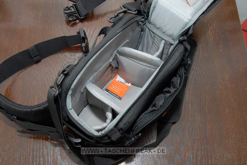 LOWEPRO INVERSE 200 AW\n\nFoto und Text von Oliver Biederbeck - VIELEN DANK!\n\nKommentar:\n\nPlatz für Telezoom, Kamera mit angesetzten Objektiv mittlerer Brennweite und Blitz.