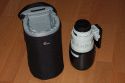 LOWEPRO LENS CASE 3\n\nFoto von Jrg Langer - www.taschenfreak.de\n\nKommentar des Nutzers:\n\nLowepro Lens Cases - hier das Modell 3, eigenen sich ideal um Objektive oder andere Zubehrteile am Grtel oder an den sogenannten Slip Lock Schlaufen der Lowepro Taschen / Ruckscke anzubringen.\n\nDieses Case hier verwede ich gerne fr das Telezoom Canon 100-400 mit umgedrehter Gegenlichblende und Stzativschelle inkl. Wechselplatte frs Stativ.\n\nDas Lens Case 3 ist deutlich dicker gepolstert als das Lens Case 2.