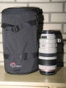 Lowepro Lens Case 5\n\nFoto von Michael Mecke - DANKE DIR!\n\nKommentar des Nutzers:\n\nHallo,\n\nhier mal 2 Updates fr das Case 5.\n\nAls Grssenvergleich ist ein 100-400 L zu sehen. \n\nDas Case hat die Innenmae: 31cm Hhe und Durchmesser 15cm\n\nBei der Grsse ist es eher fr die User eines 2,8/300 non IS gedacht.\n\nGru\n\nMichael