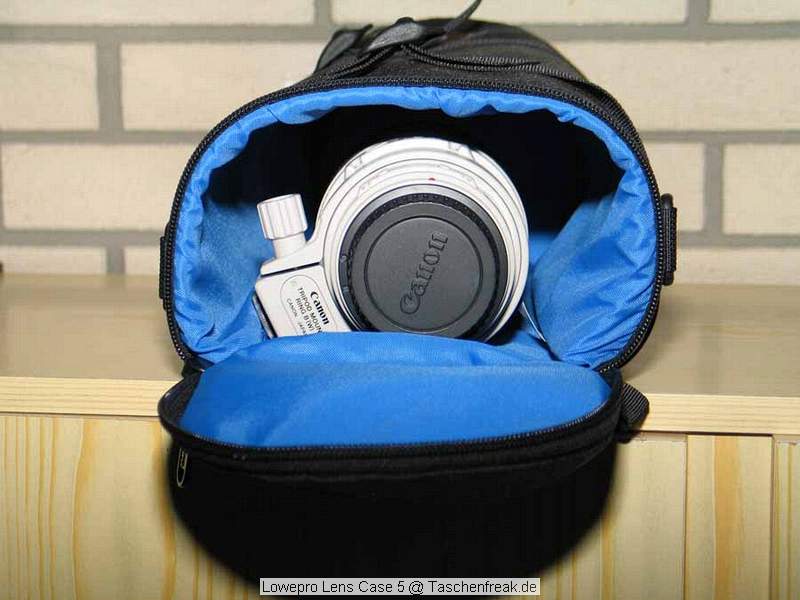 Lowepro Lens Case 5\n\nFoto von Michael Mecke - DANKE DIR!\n\nKommentar des Nutzers:\n\nHallo,\n\nhier mal 2 Updates fr das Case 5.\n\nAls Grssenvergleich ist ein 100-400 L zu sehen. \n\nDas Case hat die Innenmae: 31cm Hhe und Durchmesser 15cm\n\nBei der Grsse ist es eher fr die User eines 2,8/300 non IS gedacht.\n\nGru\n\nMichael
