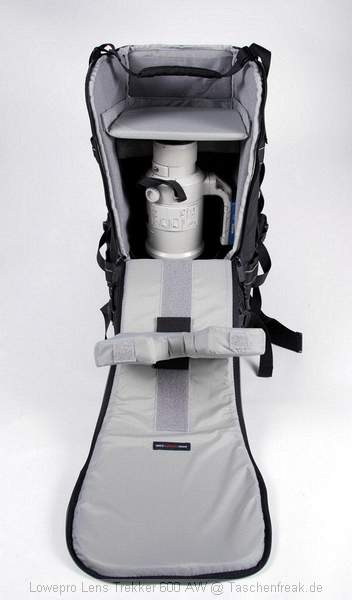 Lowepro Lens Trekker 600 AW\n\nFoto von Andreas Schönberg - VIELEN DANK!\n\nKommentar des Nutzers:\n\nAnbei Fotos von einem Lowepro Lenstrekker 600 AW! Super Teil! Objektiv auf den Fotos war ein 500er IS! Aber auch ein 600er geht ohne Problem!\n \nGruß  Andreas Schönberg