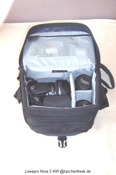 Foto von Jörg Kollan - DANKE DAFÜR !\n\nKommentar des Nutzers:\n\nHallo\n \nwie ich grad gesehen hab, fehlt in Eurer Sammlung die LowePro Nowa 3 AW ?\nIch hab die Tasche im Einsatz, darin verstaut sind:\n- Canon EOS 350D + Canon EF-S 17-85 IS USM + Batteriegriff BG-E3\n- Canon EF 90-300 USM + Geli\n- Canon EF-S 60 USM Macro\n- Blitz Canon Speedlite 430 EX\n- Ladegerät\n- Kleinkram (Akkus, Speicherkarten...)\n \nBin voll zufrieden damit, Tasche ist nicht zu groß, hab alles mit.