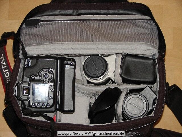 Foto von Uwe (Umo) - DANKE DAF�R !\n\nKommentar des Nutzers:\n\nInhalt: 20 D+BG mit angsetztem 24-70 2.8 L, Kenko Pro 1,4, 70-200 4.0 L, 80-200 2.8 L, 580 EX, 17-40 4.0 L, 50 1.4\nFernausl�ser, Meterstab:-) Jeweils mit umgekehrt angesetzter Geli, Ausnahme Klodeckel 17-40.\nAu�entaschen noch nicht ber�cksichtigt.