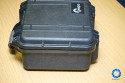 LOWEPRO OMNI SPORT EXTREME - PELI CASE 1400\n\nFoto und text von Jrg Langer - www.taschenfreak.de\n\nKommentar:\n\nLowepro Omni Sport Extreme - oder auch Peli Case 1400 \n\nmit Inhalt - entweder Billingham Hadley Small oder dem Lowepro Omni Sport Bag.\n\nDer kleine "Rambo" wenn der kleine "Inhalt" gut geschtzt sein soll.\n\nStabiler und geschtzter geht kaum - dessen sind wir uns sicher.
