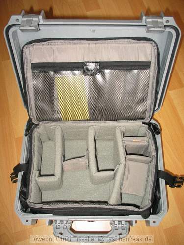 Foto von Sven Johannes - DANKE DAFR !\n\nKommentar des Nutzers:\n\nDie Tasche ist eigentlich zu flach um die Kamera so wie darsgestellt aufzunehmen, es fehlt ein knapper Zentimeter wenn man den "offiziellen"  \nAngaben folgt.\n\nDie Beladung ist eigentlich immer drin, das leere Fache wird nach Bedarf mit einer Powershot G3 oder sonstigem Klapperkram aufgefllt.\nZielbeladung ist die 350d mit 17-85IS, 70-300IS, 50/1.8 und das Sigma.  \nSollte passen.