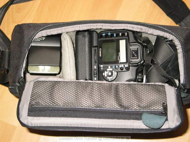 Foto von Sven Johannes - DANKE DAFR !\n\nKommentar des Nutzers:\n\nDie Tasche ist eigentlich zu flach um die Kamera so wie darsgestellt aufzunehmen, es fehlt ein knapper Zentimeter wenn man den "offiziellen"  \nAngaben folgt.\n\nDie Beladung ist eigentlich immer drin, das leere Fache wird nach Bedarf mit einer Powershot G3 oder sonstigem Klapperkram aufgefllt.\nZielbeladung ist die 350d mit 17-85IS, 70-300IS, 50/1.8 und das Sigma.  \nSollte passen.