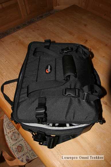 Foto von Dieter Isealto - DANKE DAFÜR !\n\nKommentar des Nutzers:\nDie Tasche ist sowohl als Rucksack als auch als Umhängetasche zu nutzen. Ist für mein Nutzen nicht so praktisch. Vollgeladen ist sie als Umhängetasche zu schwer und als Rucksack umständlich zu handhaben.\nAufnahme: 20D, 300/4, 70-200/4, 1,8/85, Extender 2, Blitz, Zubehör, Stativ außen anbringbar, 2 Reißverschlüsse zur Kamera.