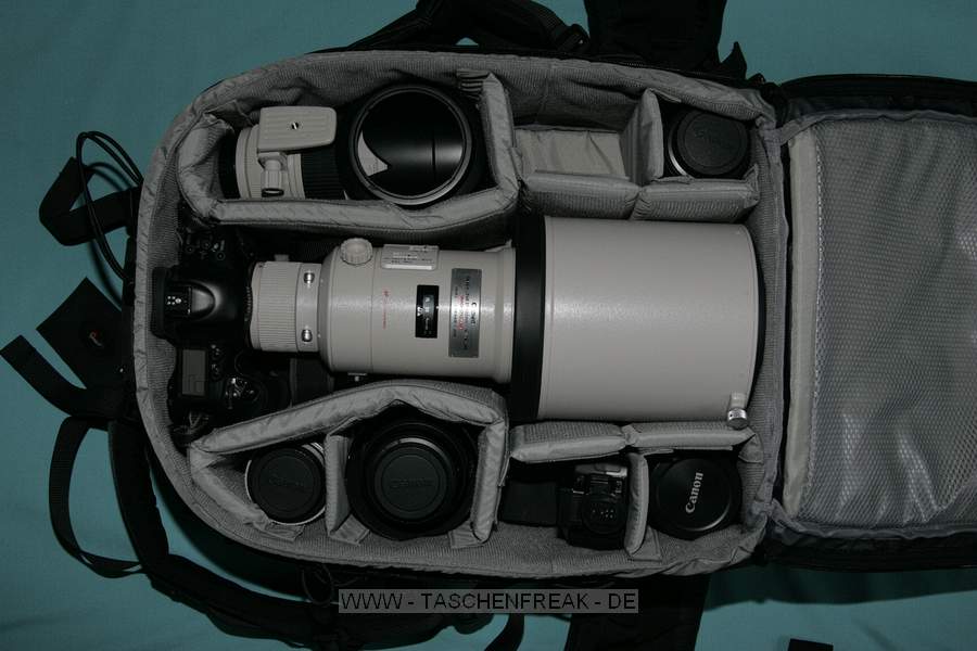 Foto von Willi Schoop - DANKE DAFR !\n\nKommentar des Nutzers:\n\nich habe hier mal ein paar Bilder von meinem Lowepro Photo Trekker AW II gemacht. Im Rucksack befinden sich 1x 500 1:4 mit angesetztem Kameragehuse, 1x 70-200 1:2.8, 1x 24-70 1:2.8, 1x 16-35 1;2.8, 1x Fisheye, 2x Telekonverter, 1x Blitz. Jetzt kann ich von auen noch ein Stativ befestigen und habe innen noch ein Fach frei fr ein weiteres Objektiv oder Kleinkram. Allerdings sollte man erwhnen, da das Gewicht schon ganz ordentlich ist. So werde ich bestimmt nicht immer auf Fototour gehen.