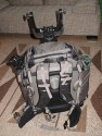 LOWEPRO PRO TREKKER 600 AW\n\nFoto und Text von Matthias Hestermann - VIELEN DANK!\n\nKommentar:\n\nLieber Taschenfreak Jrg Langer,\n\nda Sie diesen Rucksack noch nicht gelistet haben, anbei eine Sammlung von Bildern zum neuen Lowepro Pro Trekker 600 AW. \n\nDie Bilder zeigen, dass darin das schwerste Supertele von Canon, das EF 400mm / f 2.8 L IS USM mit angesetztem 2-fach Extender, sowie eine Kamera mit angesetztem Standardzoom, mehrere weitere Objektive, Blitzgert und weiteres Zubehr gut Platz finden. Das EF 70-200mm / f 4.0 L IS USM hat sogar aufrecht Platz. Ein paar weitere Bilder zeigen das Tragesystem, die Laptop-Tasche im Vorderfach, das Anbringen von Hocker und Stativen und die Vortaschen.\n\nInsgesamt ist der Rucksack uerst durchdacht und mit vielen tollen Features ausgestattet. Er wirkt sehr wertig auf mich, allerdings nicht ganz so robust verarbeitet wie etwa der Photo Trekker AW II und die anderen Ruckscke dieser Machart wie etwa Nature Trekker AW II u.a. Dafr hat er trotz seiner enormen Gre auch nur das gleiche Leergewicht wie der Photo Trekker AW II. Ich bin insgesamt bisher sehr zufrieden damit, insbesondere auch mit dem Tragekomfort.\n\nSoweit mal, wrde mich freuen, wenn die Infos Verwendung finden.\n\nViele Gre\n\nMatthias Hestermann