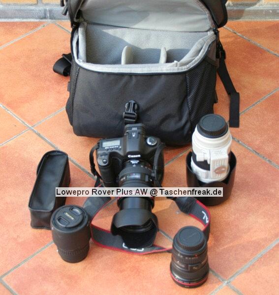 Lowepro Rover Plus AW\n\nFoto von Joachim Lehmann - VIELEN DANK FR DEIN MAIL!\n\nKommentar des Nutzers:\n\nIch habe eine Foto/Daypack Kombi mit groem Staufach und ohne (!) Laptop-Fach gesucht.\n \nDer Lowepro Rover Plus AW fasst:\n \n5D mit BG und 24-105 mit angesetzter Geli\n70-200/2,8 IS mit umgedrehter Geli oder 70-300 IS mit umgedrehter Geli\nzustzlich 2 normale Objektive, hier das 17-40 und das Tokina 100 Makro\nein Blitzgert, hier das 420EX\n \nAuerdem sollte ein Stativ (Benro C-297n6 mit Kopf) sicher zu befestigen sein. Hinter der herausziehbaren Stativhalterung befindet sich ein Fach fr eine 1,5L Flasche, aber dann geht das Fach nicht mehr zu. Kleinere Flaschen sind kein Problem.\n \nDer Rover Plus hat keine der typischen Kleinteile-Fcher fr CF-Cards, Akkus etc., was ich aber nicht vermisse, da ich fr dieses Zeug eh besondere Etuis habe. Das Daypack ist das Grte, was ich bisher an solchen Ruckscken gesehen habe. Die Abtrennung zwischen Fotoabteil und Daypack und das Fototeil selbst knnen herausgenommen werden, dann hat man einen normalen groen Wanderrucksack. Der Zugriff auf das Fotofach geht nicht so leicht wie beim Tamrac Adventure 9, dafr kommt aber niemand sonst im Gedrngel an die Ausrstung.\n \nEs gibt noch 2 kleine Seitentaschen, 2 Netztaschen und ein Regencover auf dem Rucksackboden. Der Tragekomfort ist gut und sehr variabel einstellbar, aber man merkt irgendwann schon das Gewicht.