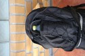 Lowepro Rover Plus AW\n\nFoto von Joachim Lehmann - VIELEN DANK FR DEIN MAIL!\n\nKommentar des Nutzers:\n\nIch habe eine Foto/Daypack Kombi mit groem Staufach und ohne (!) Laptop-Fach gesucht.\n \nDer Lowepro Rover Plus AW fasst:\n \n5D mit BG und 24-105 mit angesetzter Geli\n70-200/2,8 IS mit umgedrehter Geli oder 70-300 IS mit umgedrehter Geli\nzustzlich 2 normale Objektive, hier das 17-40 und das Tokina 100 Makro\nein Blitzgert, hier das 420EX\n \nAuerdem sollte ein Stativ (Benro C-297n6 mit Kopf) sicher zu befestigen sein. Hinter der herausziehbaren Stativhalterung befindet sich ein Fach fr eine 1,5L Flasche, aber dann geht das Fach nicht mehr zu. Kleinere Flaschen sind kein Problem.\n \nDer Rover Plus hat keine der typischen Kleinteile-Fcher fr CF-Cards, Akkus etc., was ich aber nicht vermisse, da ich fr dieses Zeug eh besondere Etuis habe. Das Daypack ist das Grte, was ich bisher an solchen Ruckscken gesehen habe. Die Abtrennung zwischen Fotoabteil und Daypack und das Fototeil selbst knnen herausgenommen werden, dann hat man einen normalen groen Wanderrucksack. Der Zugriff auf das Fotofach geht nicht so leicht wie beim Tamrac Adventure 9, dafr kommt aber niemand sonst im Gedrngel an die Ausrstung.\n \nEs gibt noch 2 kleine Seitentaschen, 2 Netztaschen und ein Regencover auf dem Rucksackboden. Der Tragekomfort ist gut und sehr variabel einstellbar, aber man merkt irgendwann schon das Gewicht.