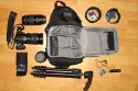 LOWEPRO SLINGSHOT 100 AW\n\nFoto von Jrg Bergmann - VIELEN DANK!\n\nKommentar des Nutzers:\n\nie Lowe Pro Sling Shot 100 AW ist sehr kompakt dennoch gro genug fr meine komplette DSLR Ausrstung mit Zubehr, Stativ, Blitz und 3 Objektiven. \nMeine Packliste fr die Slingshot 100 AW:\n\nEOS 350D, bei Bedarf auch mit BG-E3 \nEFS 17-55/2,8 \nEFS 10-22/3,5-4,5 \nEF 70-300/4-5,6 IS\nSpeedlite 220 EX\nManfrotto 785 B Stativ\nPolfilter\nGraufilter\nSonnenblenden\nAkkus\nFernauslser\n\nJ.Bergmann