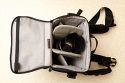 LOWEPRO SPECIALIST 85 AW\n\nFoto von Ingo Cordes - VIELEN DANK!\n\nKommentar des Nutzers:\n\nDer NP liegt bei ca. 120 Euro. Eine uerst bequeme Hfttasche. Kann auch mit der 'Shoulder Harness' von Lowepro kombiniert werden. An den Hftgurt (fix an der Tasche) passen SlipLock-Komponenten.\n\nLocker passt rein: 1er DSLR oder DSLR mit Batteriegriff und angesetztem 70-200/2.8, ein Blitz, 2-4 weitere Objektive (grenabhnig) und viel Kleinkram.\n\nEine der wenigen Taschen von Lowepro die akzeptiert, dass es 2.8er Zooms und Batteriegriffe bzw. groe Gehuse gibt.