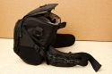 LOWEPRO SPECIALIST 85 AW\n\nFoto von Ingo Cordes - VIELEN DANK!\n\nKommentar des Nutzers:\n\nDer NP liegt bei ca. 120 Euro. Eine uerst bequeme Hfttasche. Kann auch mit der 'Shoulder Harness' von Lowepro kombiniert werden. An den Hftgurt (fix an der Tasche) passen SlipLock-Komponenten.\n\nLocker passt rein: 1er DSLR oder DSLR mit Batteriegriff und angesetztem 70-200/2.8, ein Blitz, 2-4 weitere Objektive (grenabhnig) und viel Kleinkram.\n\nEine der wenigen Taschen von Lowepro die akzeptiert, dass es 2.8er Zooms und Batteriegriffe bzw. groe Gehuse gibt.