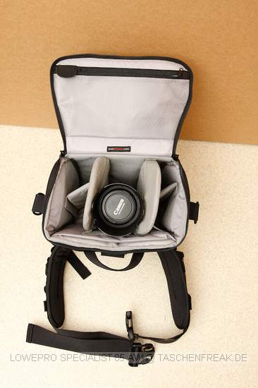 LOWEPRO SPECIALIST 85 AW\n\nFoto von Ingo Cordes - VIELEN DANK!\n\nKommentar des Nutzers:\n\nDer NP liegt bei ca. 120 Euro. Eine äußerst bequeme Hüfttasche. Kann auch mit der 'Shoulder Harness' von Lowepro kombiniert werden. An den Hüftgurt (fix an der Tasche) passen SlipLock-Komponenten.\n\nLocker passt rein: 1er DSLR oder DSLR mit Batteriegriff und angesetztem 70-200/2.8, ein Blitz, 2-4 weitere Objektive (größenabhänig) und viel Kleinkram.\n\nEine der wenigen Taschen von Lowepro die akzeptiert, dass es 2.8er Zooms und Batteriegriffe bzw. große Gehäuse gibt.