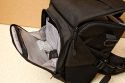LOWEPRO SPECIALIST 85 AW\n\nFoto von Ingo Cordes - VIELEN DANK!\n\nKommentar des Nutzers:\n\nDer NP liegt bei ca. 120 Euro. Eine uerst bequeme Hfttasche. Kann auch mit der 'Shoulder Harness' von Lowepro kombiniert werden. An den Hftgurt (fix an der Tasche) passen SlipLock-Komponenten.\n\nLocker passt rein: 1er DSLR oder DSLR mit Batteriegriff und angesetztem 70-200/2.8, ein Blitz, 2-4 weitere Objektive (grenabhnig) und viel Kleinkram.\n\nEine der wenigen Taschen von Lowepro die akzeptiert, dass es 2.8er Zooms und Batteriegriffe bzw. groe Gehuse gibt.