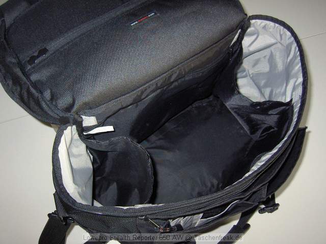 Lowepro Stealth Reporter 650 AW\n\nFoto von xxx - VIELEN DANK!\n\nKommentar des Nutzers:\n\nLowe-Pro Stealth Reporter 650 AW:\n\nDas Ding is RIESIG, mit der vollgepackten Tasche durch die Gegend zu laufen ist nicht wirklich angenehm.\n\nBild 1: Tasche geschlossen\n\nBild 2: gefüllt mit Laptop und allerlei Photogerätschaften, wie man sieht ist noch Luft für mehr.\n\nBild 3: teilweise gefüllt\n\nBild 4: leer\n\nBild 5: Das war alles drin, paßt aber bestimmt noch mehr rein wenn man sorgfältiger packt! Ich habe wahllos Zeug hineingepackt um sie voll zu kriegen.\n\nBild 6: diverses Material zum Innenausbau\n\nBild 7: Schnellzugriff durch den Deckel\n\nBild 8: mit Regenhülle - aber wer die Tasche eine Weile durch den Regen trägt hat andere Probleme als den Regen selbst :-)\n\nBild 9: Ohne Innentasche\n------------------------------------------------------------------------------\n\nGruss,\n\nVladimir