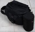 LOWEPRO LENS CASE 3 an LOWEPRO STEALTH REPORTER D300\n\nFoto von Sebastian Poll - VIELEN DANK!\n\nKommentar des Nutzers:\n\nNachdem ich Bilder gesucht aber nicht gefunden habe wollte ich selber welche bereit stellen sobald ich das Lens Case habe!\n\nSowohl Canon 70-200 4L mit umgedrehter Geli, also auch Nikon 80-200\n2.8 mit umgedrehter Geli passen perfekt rein. Der Schutz ist rein Subjektiv sehr gut, da die Polsterung wirklich sehr dick.\nDas Sliplock hat mich etwas enttuscht, hatte gehofft es wre fester, in Verbindung mit meiner Stealth Reporter D300 hngt es aber etwas lose an der Tasche, was dem Tragekomfort etwas beeintrchtigt.\n\nSebastian