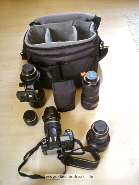 LOWEPRO STEALTH REPORTER D400 AW\n\nFoto und Text von Hannes - VIELEN DANK!\n\nKommentar:\n\nHallo,\n\nmein Beitrag fr deine hilfreiche Seite.\n\nDie Tasche ist gepackt mit: Nikon D80; AF-S 12-24/4 ; SP AF 17-50/2,8 ; AF-D 80-200/2,8 ; AF-D 50/1,8 ; AF-S 300/4,0; Kenko 1,4x PRO 300 DG und SB-600\n\nViele Gre\nHannes