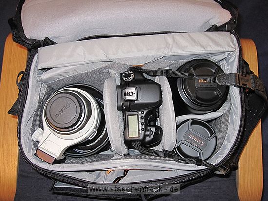 LOWEPRO STEALTH REPORTER D550\n\nFoto und Text von einem Anonymen User - VIELEN DANK!\n\nKommentar:\n\nHallo Jörg!\n\nAnbei ein paar Bilder meines Lowepro Stealth Reporter D550 Tests, leider viel zu schwer für meine Schulter.\n\nBitte veröffentliche die Bilder anonym.\n\nBeste Grüße\nxxx