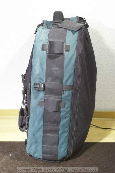 Lowepro Super Trekker AW\n\nFoto von Michael Volz - VIELEN DANK!\n\nKommentar des Nutzers:\n\nHallo Jrg,\n \nhier noch ein paar Bilder von meinem Lowepro Super Trekker AW Rucksack. \n \nGre\nMike
