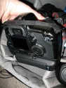 LOWEPRO SUPER TREKKER II AW\n\nFoto von Thomas Pschmann - VIELEN DANK!\n\nKommentar des Nutzers:\n\nHi Jrg,\n\nanbei die Bilder vom Super Trekker AW II. Mitgeliefert werden ein Lens\nPouch (gefttert, mit Teilern), ein Accessory Pouch (ungefttert) sowie\nein Daypack. Der Rucksack selber sowie die Pouches haben Reissverschlsse\nin die es nicht gleich reinregnet. Die Pouches werden beim neuen Modell an\nder Seite angebracht. Der Daypack kann wohl innen als auch aussen\nangebracht werden - ich nutze das Ding nie.\n\nOben und an der Seite gibt es einen Griff. Das Regenkondom ist auf den\nBildern nicht mit drauf, es befindet sich im Bodenbereich. Zum besseren\nTransport kann man das Gurtsystem hinter einer Abdeckung verwinden lassen.\nDafr gibt es an der Rckseite umlaufend einen Reissverschluss.\n\nInnen ist der eigentliche Fotokram mit so einer Art "Deckel" abgetrennt\nder normalerweise gleich mit aufgeklappt wenn man den Rucksack ffnet. An\ndessen Rckseite sind vier Taschen fr Kleinkram angebracht.\n\nDas Stativ auf dem ersten Bild hat ein Packmass von 61 cm (G1348).\n\nViele Grsse,\n\nThomas