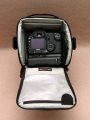 LOWEPRO TOP LOADER 70 AW\n\nFoto von Erik Dabelstein  - VIELEN DANK FR DEIN MAIL!\n\nKommentar des Nutzers:\n\nLowepro Toploader 70 AW\n \nCanon EOS 30D mit Batteriegriff und Handschlaufe mit angesetztem Canon EF 17-40 F4 L USM mit EW-83DII Geli (muss nicht gedreht werden)\nCanon Speedlite 580EX (dank verlngerbarem Frontfach unterbringbar)\nAkkus und Speicherkarte\n \n \nMfG, Erik Dabelstein