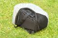 LOWEPRO TOP LOADER 70 AW\n\nFoto von Martin Adler - VIELEN DANK!\n\nKommentar des Nutzers:\n\nTopLoader 70 AW:\nDa passt die 350D mit Batteriegriff + EF 100-400 mit umgekehrt angesetzter Geli rein. In die Tasche vorne passt z.B. ein Blitz rein. Die Tasche vorne hat nach unten noch einen Klettverschluss um den Raum in die darunter liegende 'Verlngerung' platz zu schaffen.\nMit dabei ist ein gewohnt guter Schultergurt und der Chest Harness.