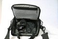 Foto von Herbert Strobl - VIELEN DANK!\n\nKommentar des Nutzers:\n\nIch habe diese Tasche übrigens schon relativ lange und bin zufrieden damit. Für die kleine Ausrüstung (Cam + Standardzoom + Blitz) bestens geeignet. Was mir am besten gefällt: Der Deckel klappt vom Körper weg.