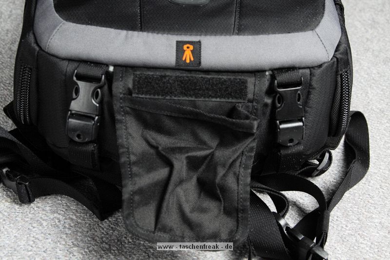 LOWEPRO VERSAPACK 200 AW \n\nFoto und Text von Andreas Morschhauser - VIELEN DANK!\n\nKommentar:\n\nHallo Jrg,\n\nnachdem ich schon sehr oft auf Deiner Seite zu Besuch war, mchte ich auch gern etwas beitragen.\nIch hatte mir testweise mal eine "Lowepro Versapack 200 AW" zur Ansicht bestellt. Sie ist ja recht neu und glaub ich auch noch nicht bei dir vorhanden.\nAnbei mal ein paar Bilder, die ich noch kurz vorm Zurckschicken gemacht hab.\n\nZur Beschreibung:\n\n"Der Versapack 200 AW ist ein Fotorucksack mit gerumigen Oberfach und integrierten Stativhalter.\nZugriff auf`s Fotofach hat man ber einen langen Doppelreissverschlu wahlweise von links, rechts oder mittig.\nWas bei mir alles reingepat hat:\n\nCanon 50D\nSigma 17-70 OS HSM + Geli\nCanon 70-300 IS USM + Geli\nZwischenringsatz\n\nIns Oberfach pat ne Regenjacke, ein Nettop und was kleines zum Strken.\nOder eben weiteres Fotoequipment wie Blitz, Filter,...."\n\nWenn Du noch Fragen hast sag einfach Bescheid!\n\nViele Gre\nAndreas Morschhauser