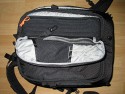 LOWEPRO VERTEX 100 AW\n\nFoto von Richard - VIELEN DANK FR DEIN MAIL!\n\nKommentar des Nutzers:\n\nHallo Jrg,\n\nanbei wie gewnscht die Bilder des Vertex 100.\n\nIch habe leider noch nicht viel Erfahrung mit dem Rucksack. Bis jetzt bin ich zufrieden und fr meine Zwecke (Zoo, Stadttour)ist er ausreichend. Fr richtige Wandertouren wrde ich in nicht benutzen. Mit meinem Stativ allerdings verlagert sich das Gewicht ziemlich nach hinten und es wird unangenehm.\n\nBei Fragen stehe ich gerne zur Verfgung\n\nSchne Gre und alles Gute aus Nrnberg\n\nMatane Richard