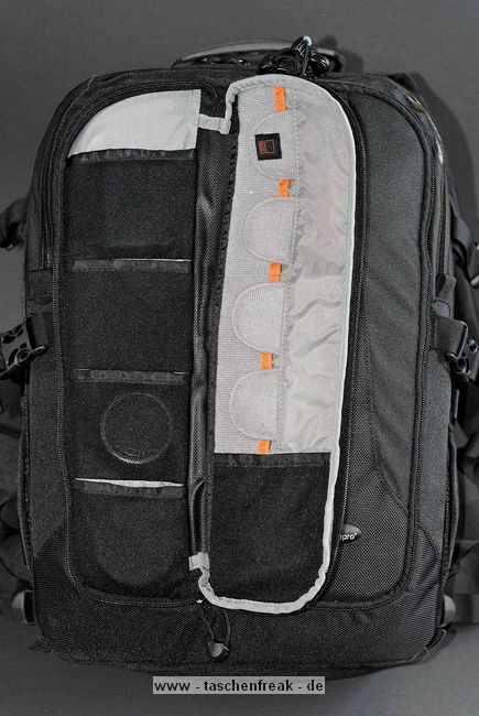 LOWEPRO VERTEX 200AW \n\nFoto von © Uwe Stock - VIELEN DANK FÜR DEIN MAIL!\n\nKommentar des Nutzers:\n\nHallo Jörg,\n \nerst einmal mein Lob zu deiner Webpage auf der ich schon des öfteren  nachgeschaut habe um mir eine Übersicht zu verschaffen.\n\nAnbei ein paar Fotos von dem Lowepro Vertex 200 AW der ja in deiner Übersicht noch nicht erschienen ist.\n\nLiebe Grüße aus Kassel    Uwe Stock